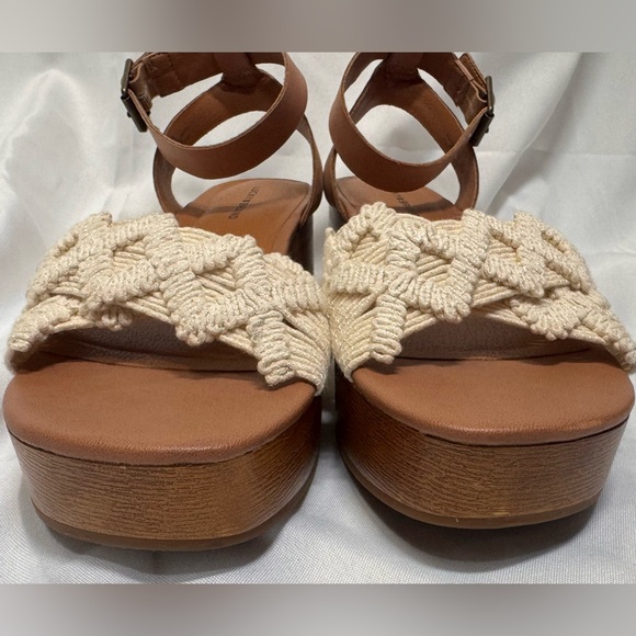 Lucky Brand Famika Crochet Block Heel Sandal- Size 10M - Picture 7 of 8
